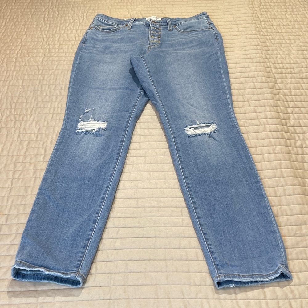 Universal Thread WOMENS SIZE 6/28R Blue High Rise SKINNY DISTRESSED JEANS